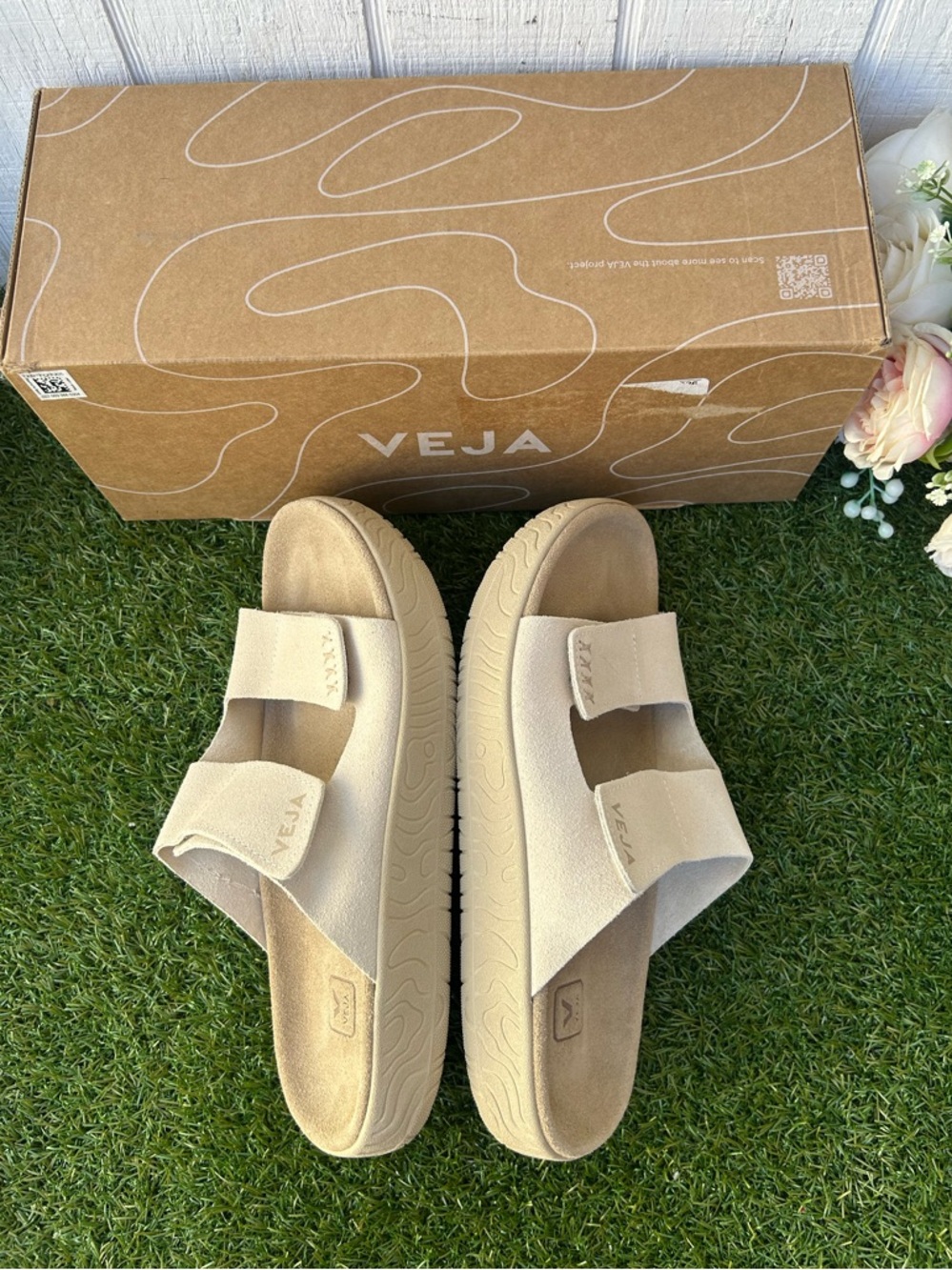 VEJA ETNA SUEDE PIERRE ALMOND
$140 MEN SIZE 7 women 9 unisex: new with box - Picture 13 of 16